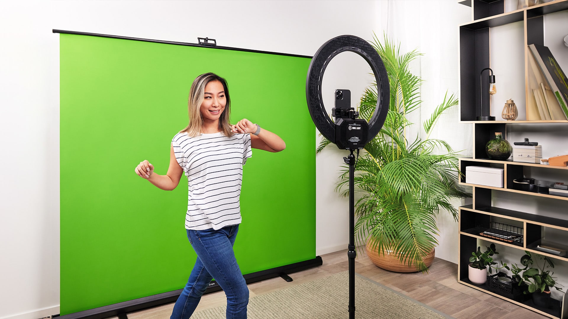 Green Screen | Collapsible Chroma Key Panel | Elgato